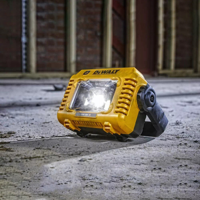 Фонарь DeWALT DCL077  