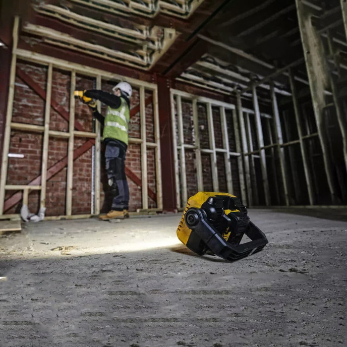 Фонарь DeWALT DCL077  