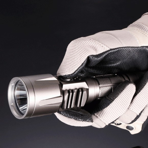 Карманный фонарь Nitecore P25 SMILODON, 960 люмен (серый)  