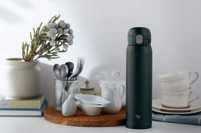 Термокружка Zojirushi SM-WA60BA 0.6 л черный  