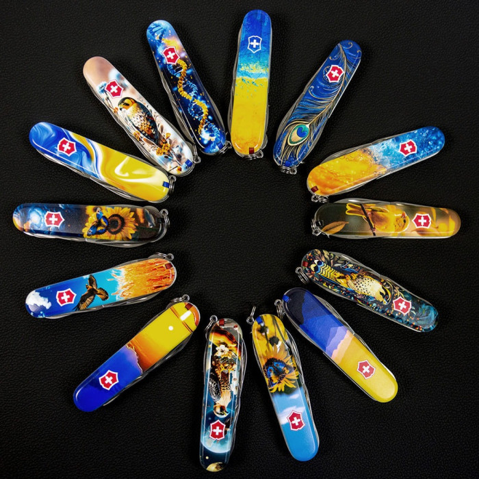 Складной нож Victorinox CLIMBER UKRAINE ДНК Украинца 1.3703.3.T3270pw  
