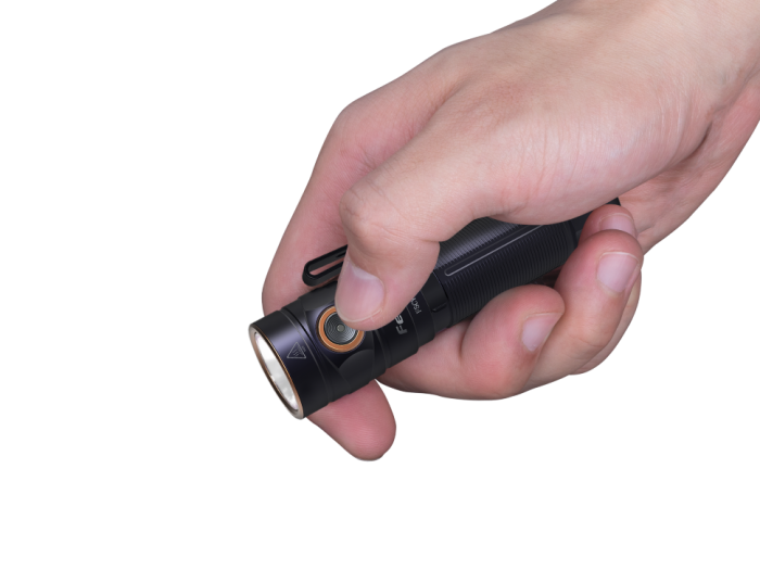 Фонарь ручной Fenix ​​E30R Cree XP-L HI LED (восстановленный/ремонт соединения платы/открытая упаковка)  