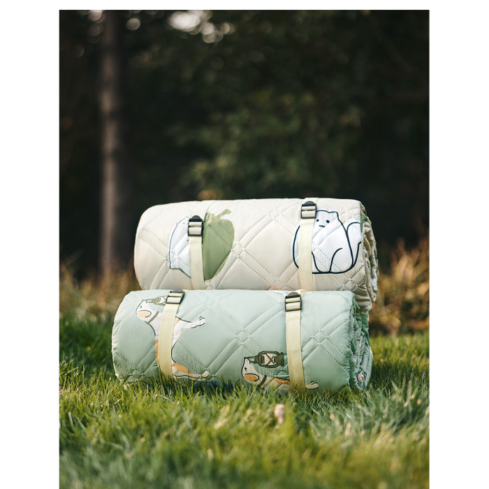 Коврик для пикника водостойкий Naturehike CNK2350WS010, 210x240 см, светло-салатовый с принтом  