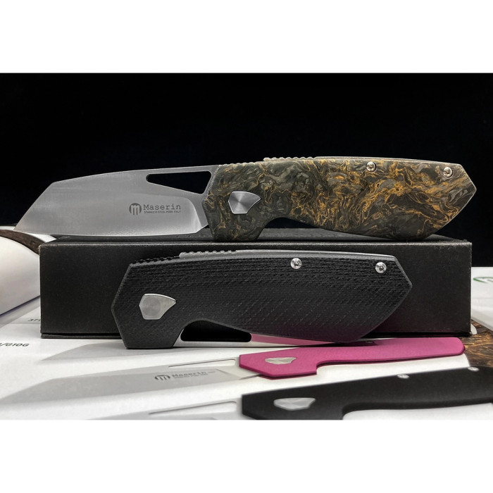 Нож Maserin W2, M390, fat carbon, черно-золотистый  