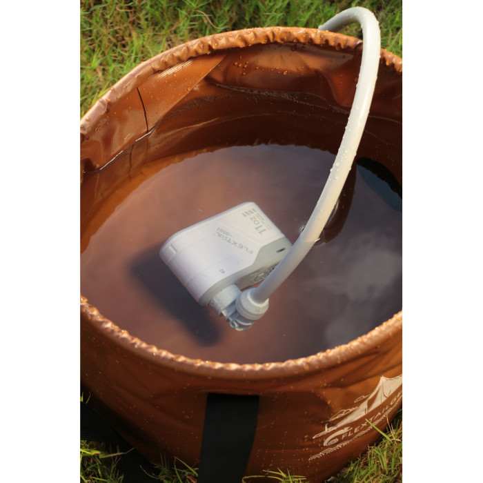 Душ портативный с насосом на аккумуляторе Flextail Max Shower, белый  