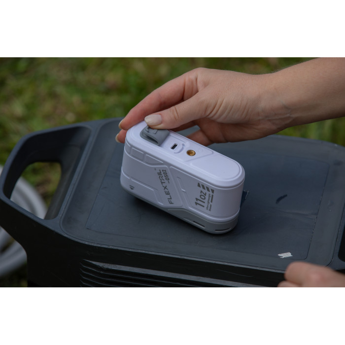 Душ портативный с насосом на аккумуляторе Flextail Max Shower, белый  