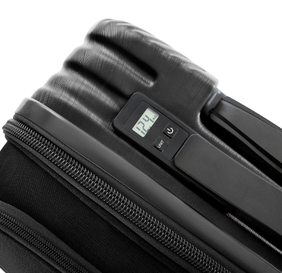 Чемодан Heys Charge-A-Weigh ll (M) Black (10131-0001-26)  