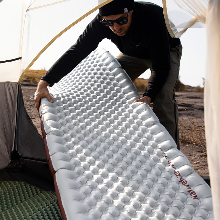 Матрас туристический надувной одноместный ультралегкий Naturehike Tuye R5.8 CNK2650WS031, 196 × 64 х 9 см, серебристый  