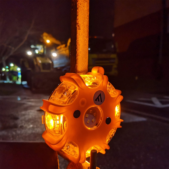 Комплект фонарей профессиональных Mactronic M-Flare (65 Lm) Amber Magnet Synch Recharg 12/220V (PSD0012)  