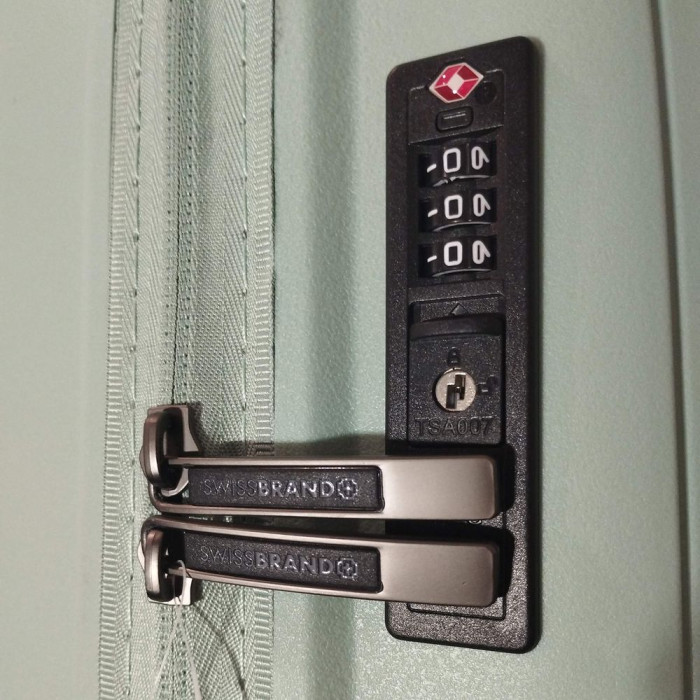 Чемодан Swissbrand Narberth (M) Light Mint (SWB_LHNAR007M)  