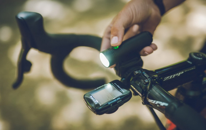 Фара передняя Lezyne CLASSIC DRIVE XL 700 люменов Y13 серебристая  