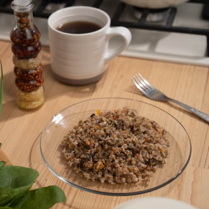 Каша гречневая с мясом курицы, грибами и овощами  