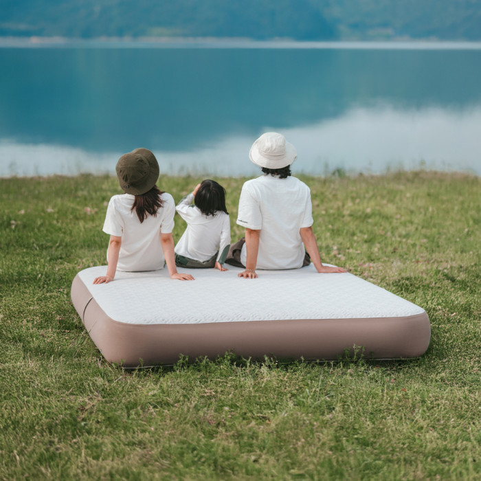 Самонадувающийся матрас, трехместный, со встроенной помпой Naturehike CNK2450WS040, 250 мм, серый  