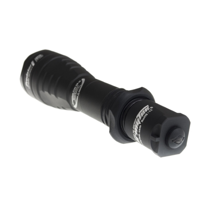 Тактический фонарь Armytek Predator v3, черный, XP-L, теплый свет (F01603BW)  