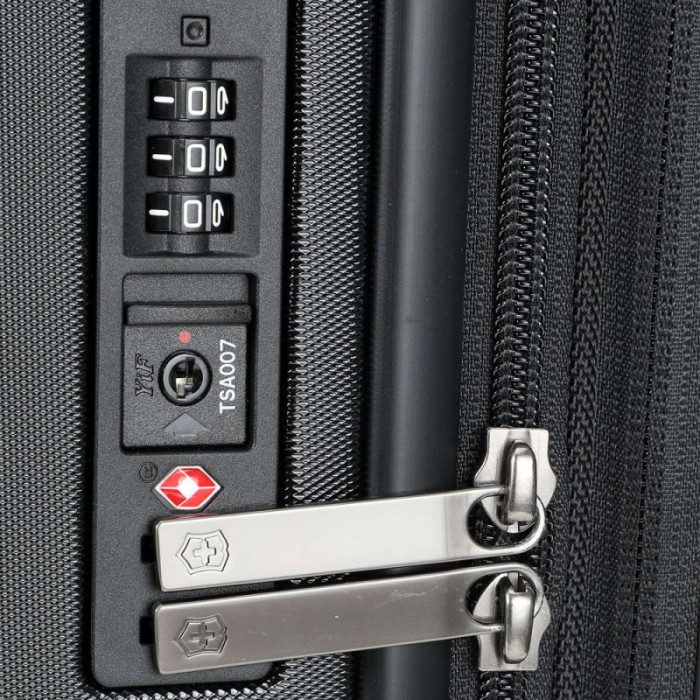 Чемодан на 4 колесах Victorinox Connex Hs/Black L Expandable 107/121 л (Vt605671)  