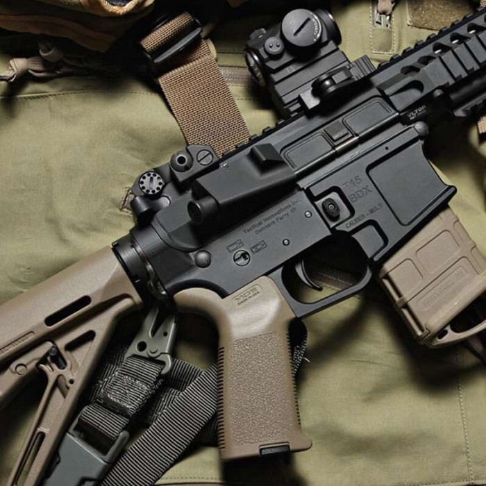 Рукоятка пистолетная Magpul MOE+ AR15 песочный  