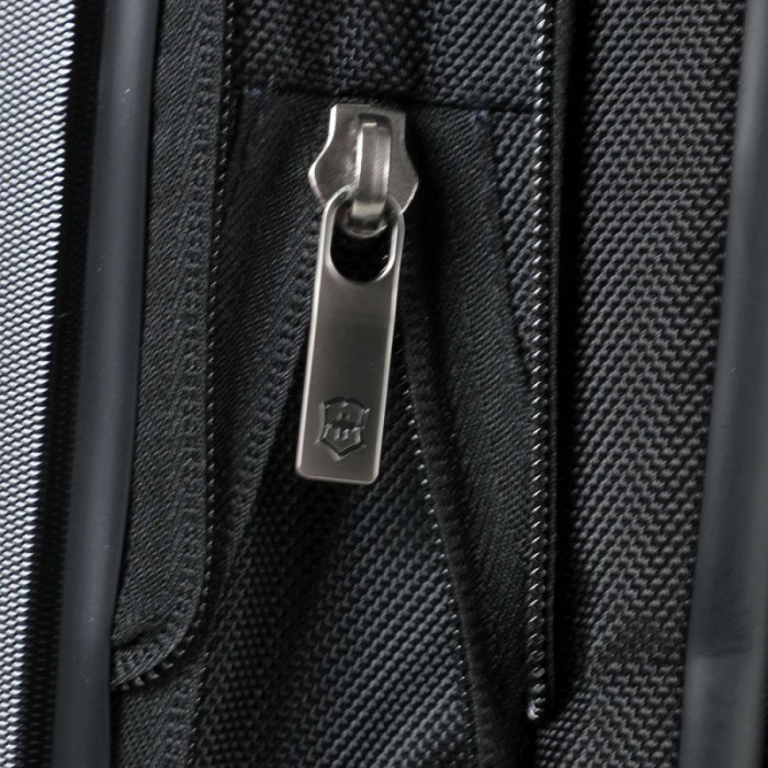 Чемодан на 4 колесах Victorinox Connex Hs/Black S Global Expandable 34/41 л (Vt605659)  
