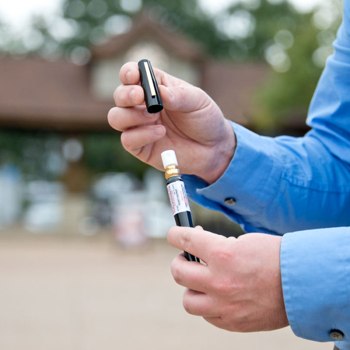 Перцовый баллончик Sabre Red в форме туши  