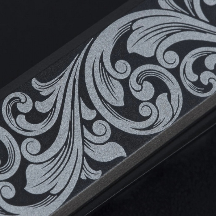 Нож Ocaso Solstice, Engraved titanium Scroll Pattern, Black  