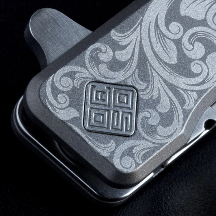 Нож Ocaso Solstice, Engraved titanium, Scroll Pattern, Satin  