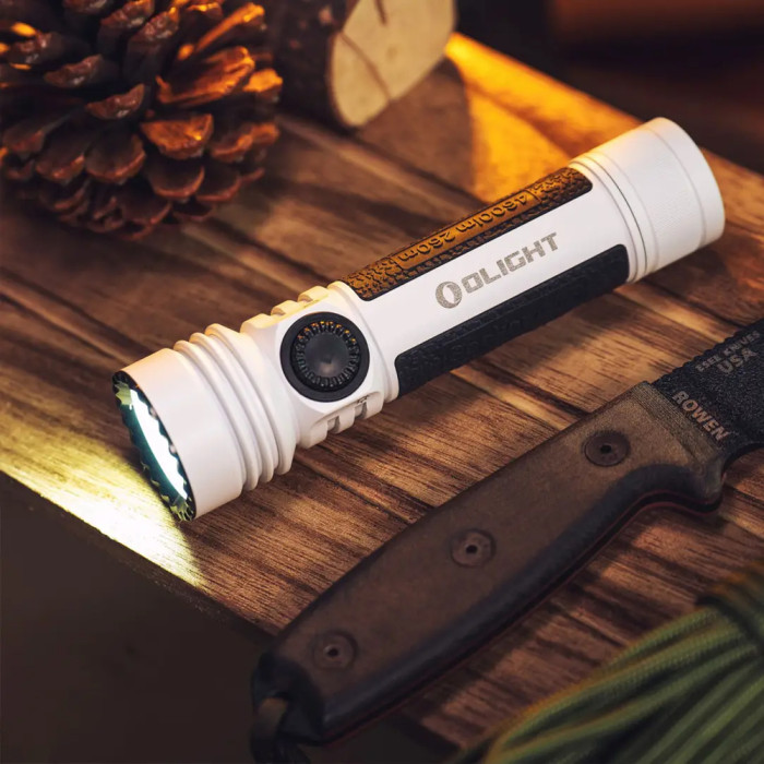 Фонарь Olight Seeker 4 Pro White  