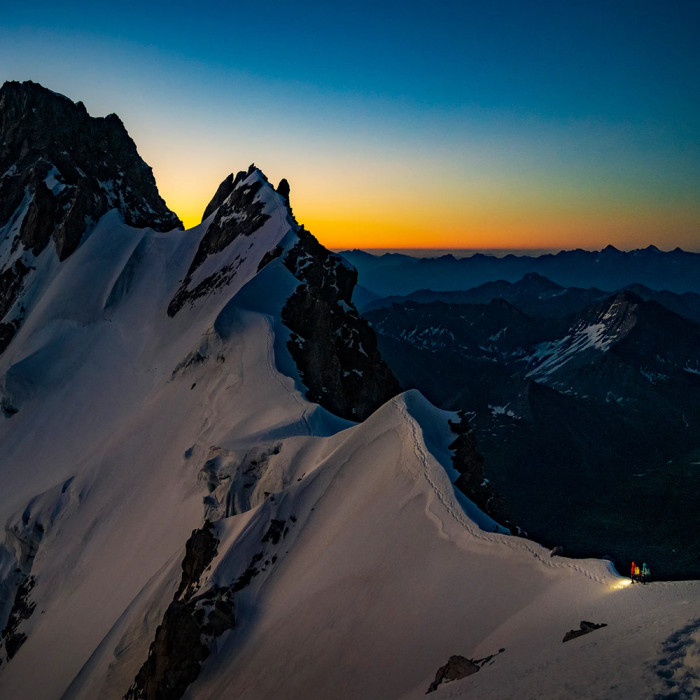 Фонарь налобный Black Diamond Spot 400 Ultra Pink  