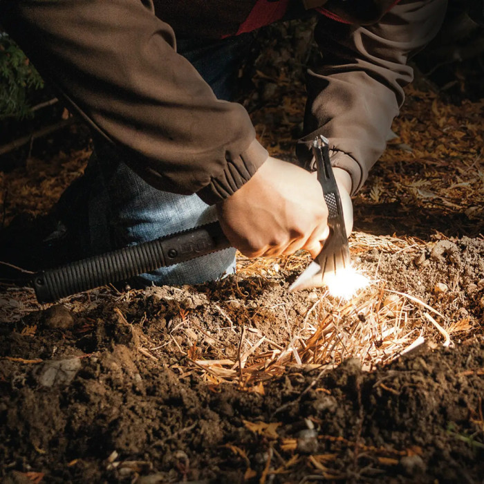 Топор SOG Survival Hawk, Black (SOG SK1001-CP)  