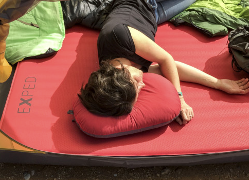 Подушка Exped DEEPSLEEP PILLOW M ruby red  