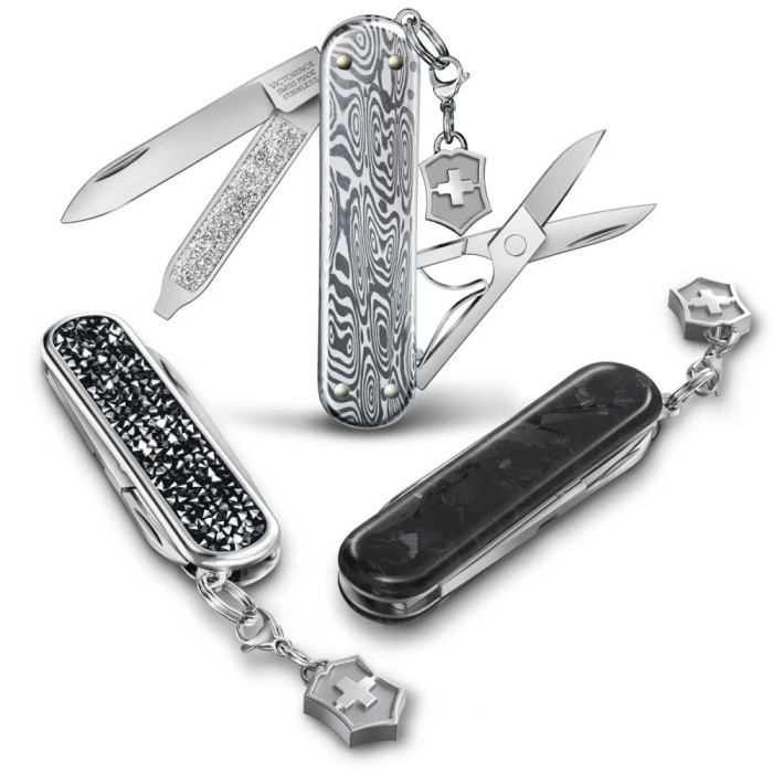 Складной нож Victorinox CLASSIC SD Brilliant Carbon 0.6221.90  