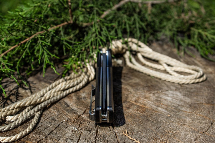 Нож Ruike Hussar Р121 (черный)  