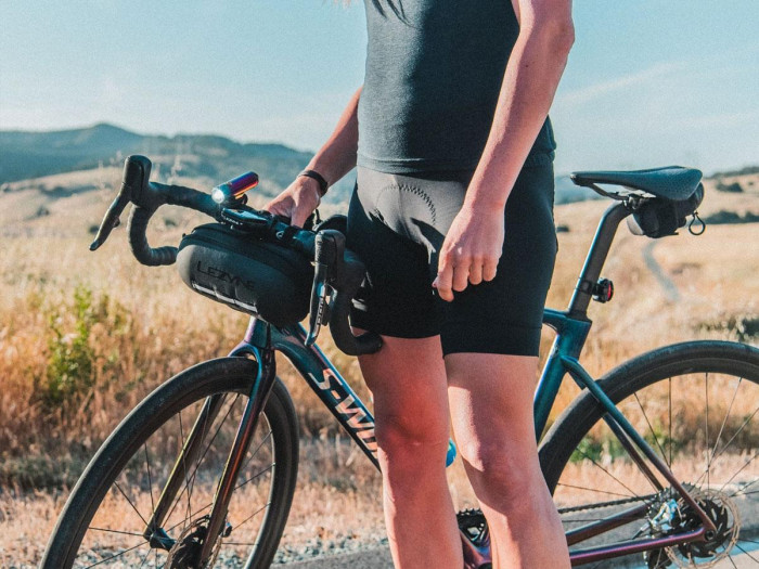 Сумка на руль Lezyne HARD CADDY 2,2 л Y14 черная  