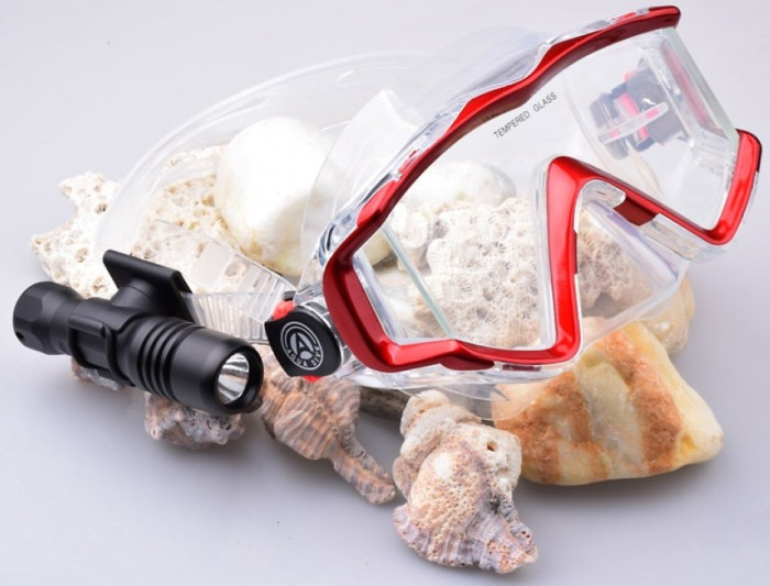 Подводный фонарь Brinyte DIV18, Cree XM-L2 U4  