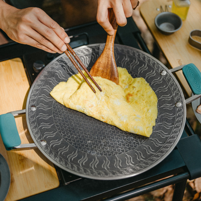 Сковорода из нержавеющей стали с силиконовыми ручками Naturehike CNK2550CF011, 34 х 34 см  