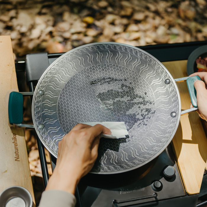 Сковорода из нержавеющей стали с силиконовыми ручками Naturehike CNK2550CF011, 34 х 34 см  