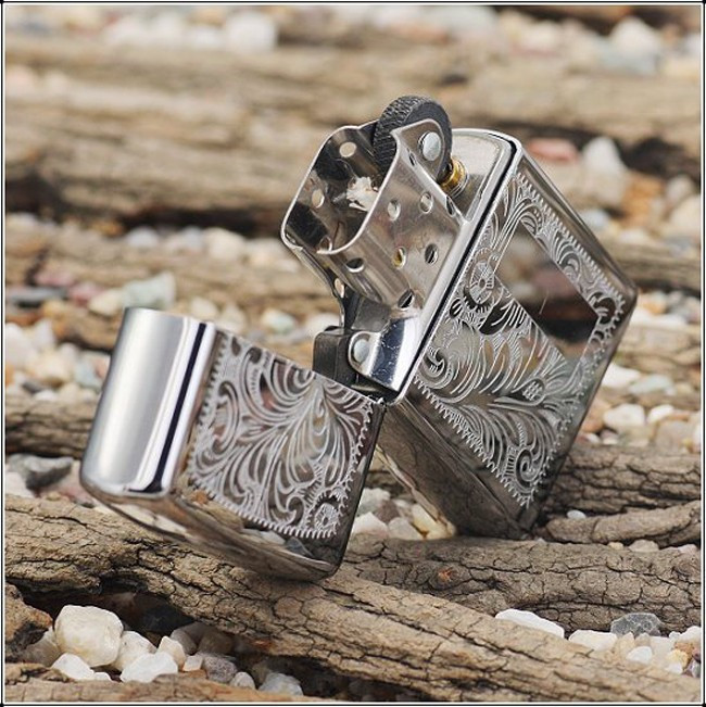 Зажигалка Zippo бензиновая VENETIAN CHROME 352  