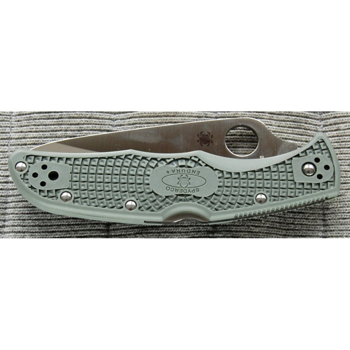 Нож Spyderco Endura 4, полусеррейтор, серо-зелёный (C10PSFG)  