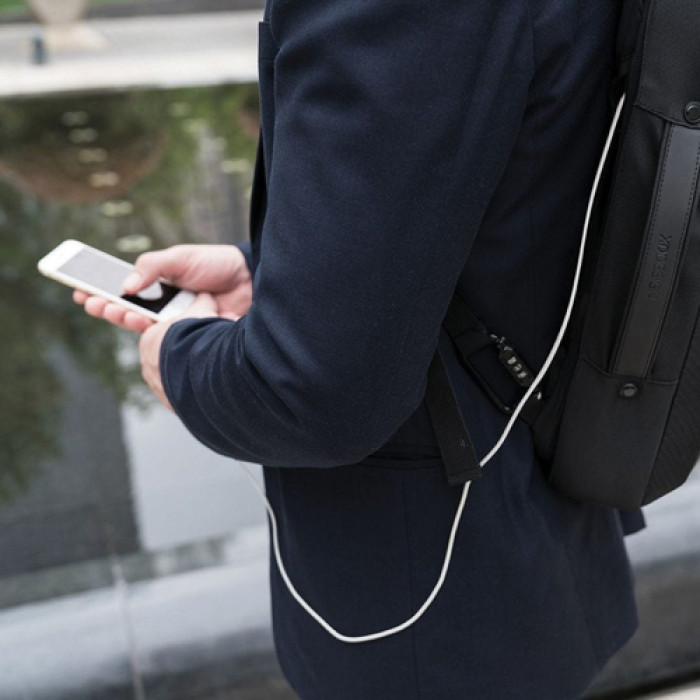 Рюкзак XD Design Bobby Bizz черный 43х29х10 см  