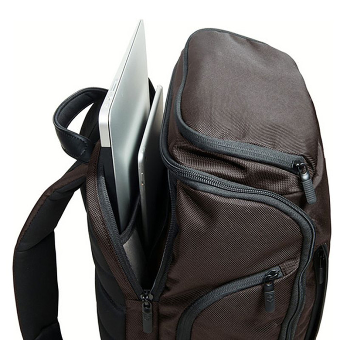 Рюкзак для ноутбука Victorinox Travel Altmont Professional/Dark Earth 22 л (Vt605305)  