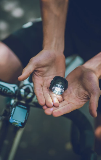 Передняя велофара Lezyne FEMTO USB DRIVE FRONT голубой 15 люменов Y13  