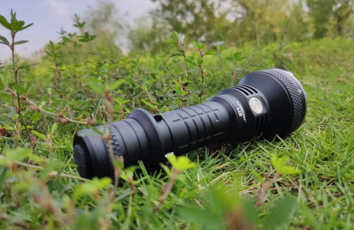 Фонарь тактический AceBeam L18  