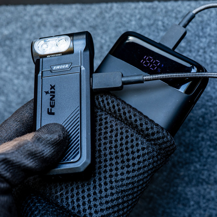 Фонарь ручной Fenix SW06R, черный  