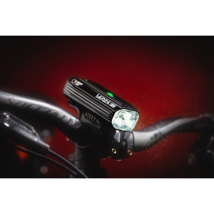 Передняя велофара Lezyne MEGA DRIVE 1800i черный 1800 люменов Y13  